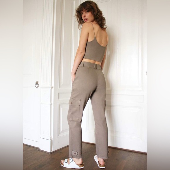 Aritzia Wilfred Free Modern Cargo Pant - Nomad Taupe - Picture 6 of 10
